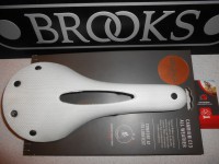 Brooks Cambium C13 Carbon Carved  All Weather White, біле - 8000 грн