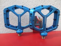 Педалі Race Face Atlas 22, колір синій blue - 6650 грн