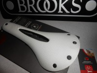 Brooks Cambium C13 Carbon Carved  All Weather White, біле - 8000 грн