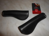 Гріпси Brooks Ergonomic Rubber Grips - 2750 грн