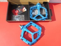 Педалі Race Face Atlas 22, колір синій blue - 6650 грн
