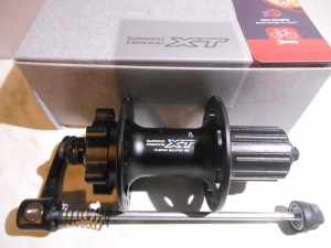 Задня втулка Shimano Deore XT FH-M756A на 32 отвори - 2550 грн